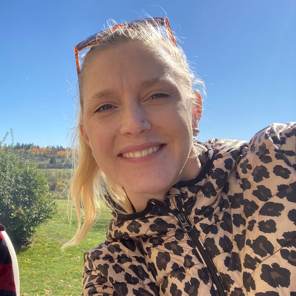 Meet your Posher, Caity